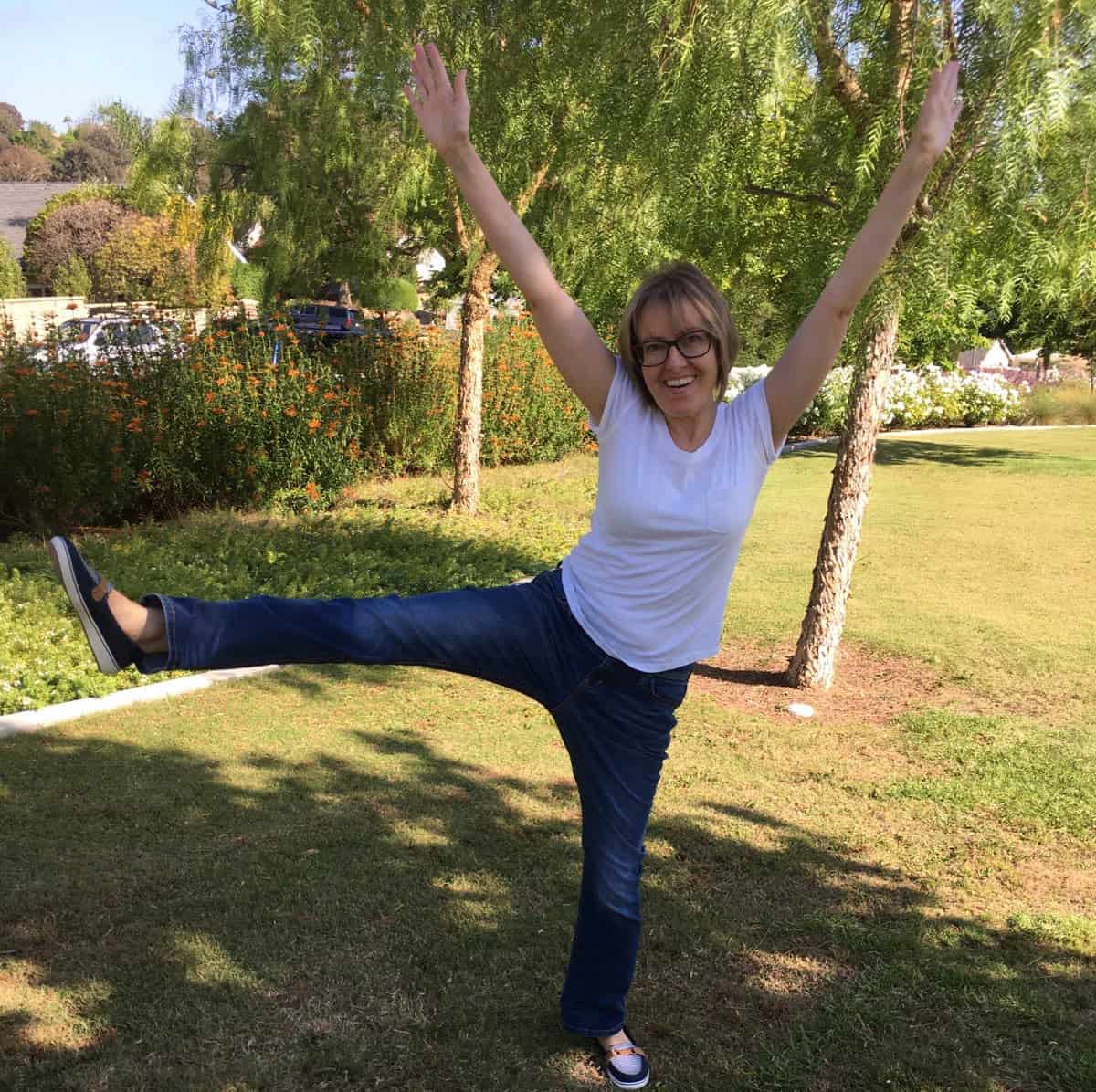 Hilarious posing of woman